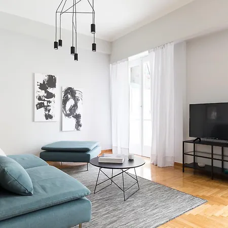Acropolis Core Bright & Modern By Upstreet Athen